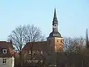 Evangelische Kirche St.&nbsp;JacobiMühlstein im unteren Teil des Mauerwerkes der St. Jacobikirche. Unklar ist, ob dies ein Zeichen des Sieges, wie häufig im norddeutschen Raum, über die heidnischen Slawen ist.