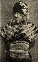 Iltis-Capekragen, -Muff und -Hutgarnitur (1916)
