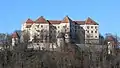 Südostansicht mit den Artillerie-Einschusslöcher aus dem Zweiten Weltkrieg