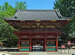 Rōmon am Außenbereich