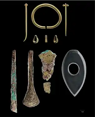 Goldschmuck, Bronzegeräte und Dioritaxt