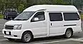 Jumbo-Taxi mit langem Radstand und Hochdach