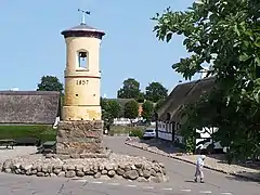 Glockenturm in der Ortsmitte