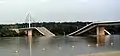 Durch Luftangriff zerstörte Freiheitsbrücke (2001)