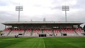 Blick auf die Haupttribüne