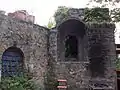 Stadtmauerreste von Zwingenberg, in deren Bereich die Obere Burg lag (Bild nach rechts)