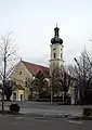 Pfarrkirche Oberschneiding mit Kirchenvorplatz
