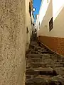 Gasse mit Treppe