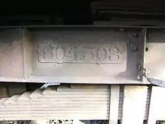 Nummernschild an einem Drehgestell des Triebwagens 4403