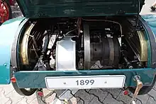 Opel Patentmotorwagen mit geöffneter Motorhaube
