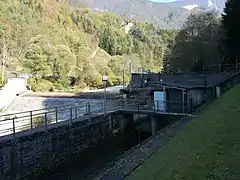 Stauwehr und Einlaufbauwerk Stedileri 2. Fallstufe