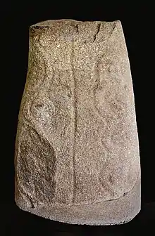 Statuenmenhir am Dolmen von Navalcán