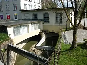 Turbinenhaus und Unterwasserkanal (während Instandsetzung 2011)