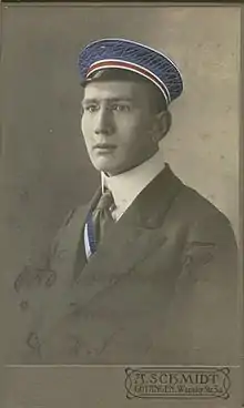 Ein Couleurfoto von 1911 – mit koloriertem Band und Mütze