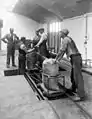 Arbeiter in der Düngemittelfabrik (1940)