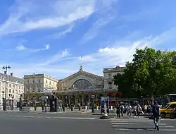 Rue du 8 Mai 1945 vor dem Gare de l’Est