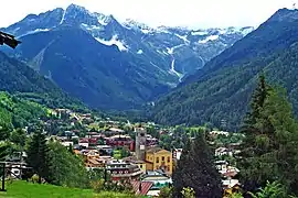 Ponte die Legno mit dem Castellaccio im Hintergrund