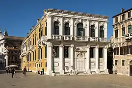 Palazzo Loredan am Campo Santo Stefano (1536–1805 im Besitz)