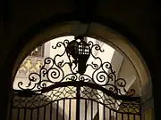 Doppelwappen Pasquali-Antinori auf dem Tor