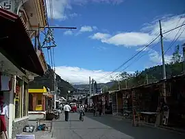 Calle Santander, die Haupttouristenstraße Panajachels