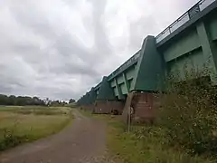 Die neue Kanalbrücke von Westen aus gesehen.