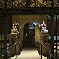 Die Statuen von König García III. von Navarra und seine Frau, Königin Estefanía, den Gründern des Klosters