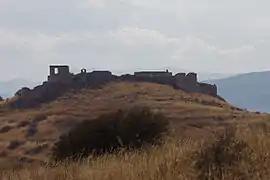 Burg über Paralio Astros
