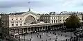 Bahnhof Gare de l’Est in Paris; Hauptfassade zur Rue du 8.Mai 1945