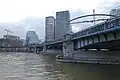 Blick von der Île aux Cygnes über den linken Flussarm