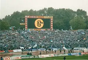 Das Parkstadion vor der Partie des FC Schalke 04 gegen den 1. FC Nürnberg am 12. September 1998