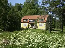 Strandvillan (Die Strandvilla), eines der Wohngebäude von Parkudden auf Barnens&nbsp;Ö