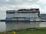 Die zwischenzeitlich ausgedockte Mittelschiffssektion