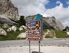 Schild auf der Passhöhe