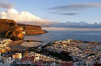 Puerto de Mogán von der Aussichtsplattform bei Sonnenuntergang