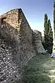 Mauern des Castells im Ortsteil Marzà