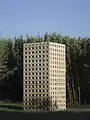 Die Skulptur Castelo des Bildhauers Pedro Cabrita Reis im Skulpturenpark