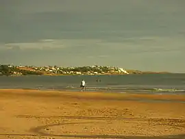 Blick auf die in den Río de la Plata ragende Landzunge