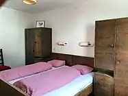 Pension Bergheim, Berwang, erhaltene Originalmöblierung von 1932 (2019)