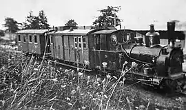 Reproduktion eines Schwarz-Weiß-Abzuges: Personenzug der Stolper Kreisbahn