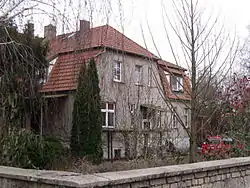 Das Pfarrhaus von Westen gesehen