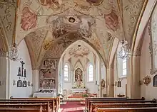 Altarraum der Kirche