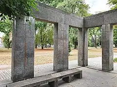 westliche Pfeilerinschriften