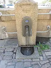 Wasserauslass an der Rückseite