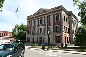 Piatt County Courthouse, seit 2009 im unter der Nr. 08000400 im NRHP gelistet