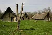 Prähistorische Pfahlbauten um die Alpen