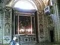 Der Hauptaltar mit Kreuzabnahme von Santafede in der Kapelle