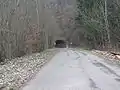 Südliche Notausfahrt, Portal