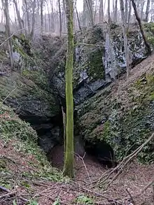 Eingang zum Massengrab von Planinca