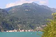Porlezza mit Monte Grona im Hintergrund