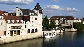 Hafen von Cergy.